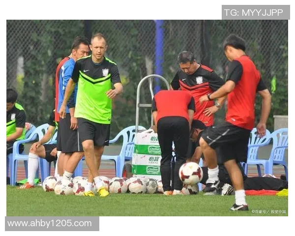 金泽塞维根与东京绿茵激战正酣精彩比赛实况全记录 金泽塞维根与东京绿茵激战正酣精彩比赛实况全记录